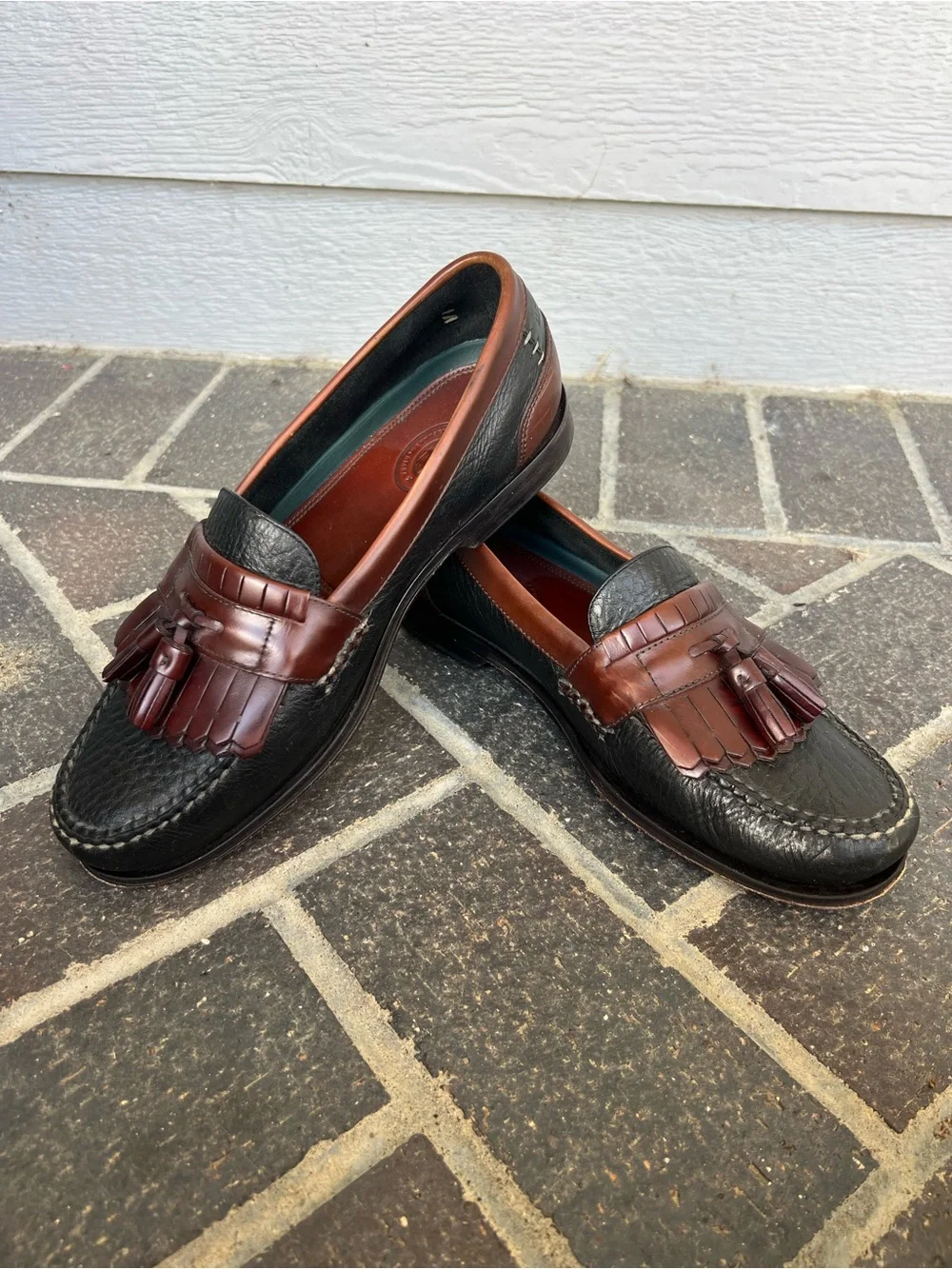 EUC Men’s 8.5 H.S. Trask Leather Tassel Kiltie Loafers